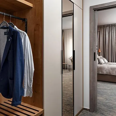 Aparthotel Osvit 4*