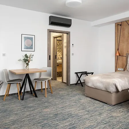 Apartahotel Osvit 4*